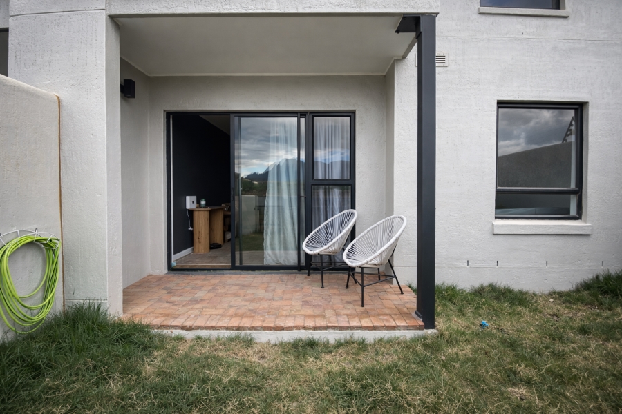 To Let 2 Bedroom Property for Rent in Newinbosch Western Cape